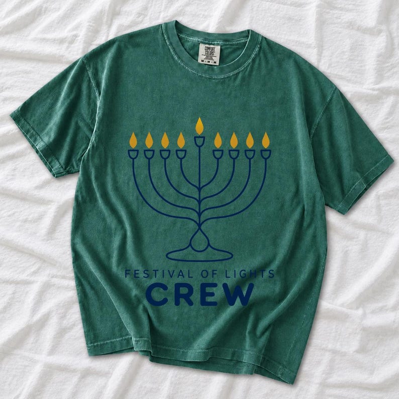 «Festival of Lights Crew» — семейный минимализм