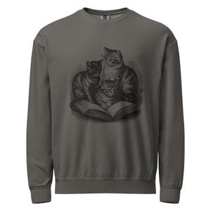 Sweatshirt voor kattenliefhebbers, trui met drie lezende katten, Comfort Colors kattenpullover, sweatshirt voor boekenwurm met kattenprint afbeelding 2