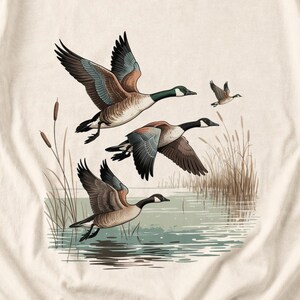 Comfort Colors Canada Goose shirt, retro T-shirt met wilde ganzen, T-shirt met ganzenvijverprint voor de winter, cadeaushirt voor watervogeljagers, T-shirt voor ganzenliefhebbers