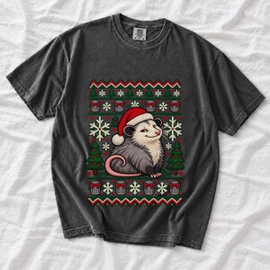 «Уродливый свитер» с опоссумом (faux knit)