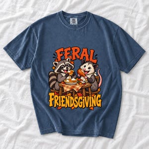 «Feral Friendsgiving» — енот и опоссум за столом