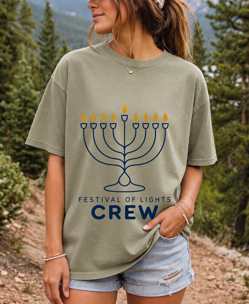 «Festival of Lights Crew» — семейный минимализм