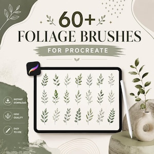 Könnte beinhalten: Eine digitale Grafik mit dem Text 60+ FOLIAGE BRUSHES FOR PROCREATE. Ein Tablet zeigt ein Raster aus einundzwanzig grünen Blattillustrationen. Ein weißer Eingabestift liegt neben dem Tablet und eine kleine Keramikvase mit einem belaubten Zweig ist zu sehen.
