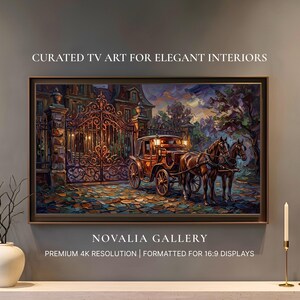 Könnte beinhalten: Ein digitaler Fernsehbildschirm mit einem impressionistischen Gemälde einer Pferdekutsche vor einem verzierten Eisentor in der Abenddämmerung. Der Text CURATED TV ART FOR ELEGANT INTERIORS und NOVALIA GALLERY PREMIUM 4K RESOLUTION | FORMATTED FOR 16:9 DISPLAYS ist zu sehen.
