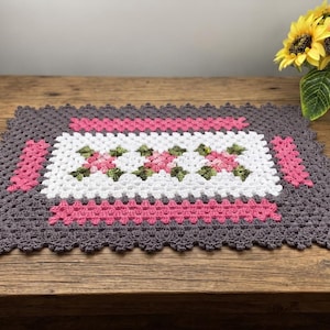 Crochet Table Runner and Rug Pattern, Floral Granny Square Home Decor (PDF Pattern)