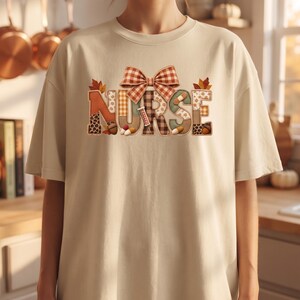 T-shirt Halloween Infirmière | T-shirt graphique patchwork infirmière effrayante | T-shirt oversize cadeau automne-Noël pour infirmière | T-shirt mignon pour les fêtes d'infirmière