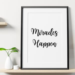 Miracles Happen - Inspirierende typografische Wandkunst (Printable)