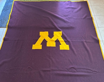 Vintage Multi-Colored Wool Blend University of Minnesota U of M Golden Gophers Stadium Blanket 90x72  Letterman Cabin Throw Spread Bed Cover
