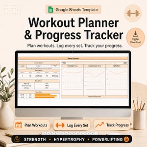 Op de afbeelding: Een digitaal Google Sheets-sjabloon voor een trainingsplanner en voortgangstracker op een computermonitor. De interface toont oefeningselectie, statistieken, persoonlijke records, doelen en trendgrafieken voor gewicht, volume en e1RM.