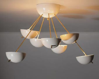 Lámpara de araña de latón de lujo de los años 50, estilo moderno de mediados de siglo / Lámpara de techo semiempotrada con cúpula blanca / Iluminación estilo Stilnovo italiano