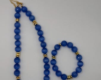 Blauwe luchten - Handgemaakte blauw-gouden kralenketting en armbandenset – Elegante sieraden voor elke dag