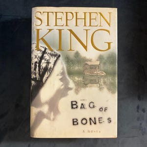Bag of Bones by Stephen King 1998 First Edition First Printing Near Fine/Very Good image 1