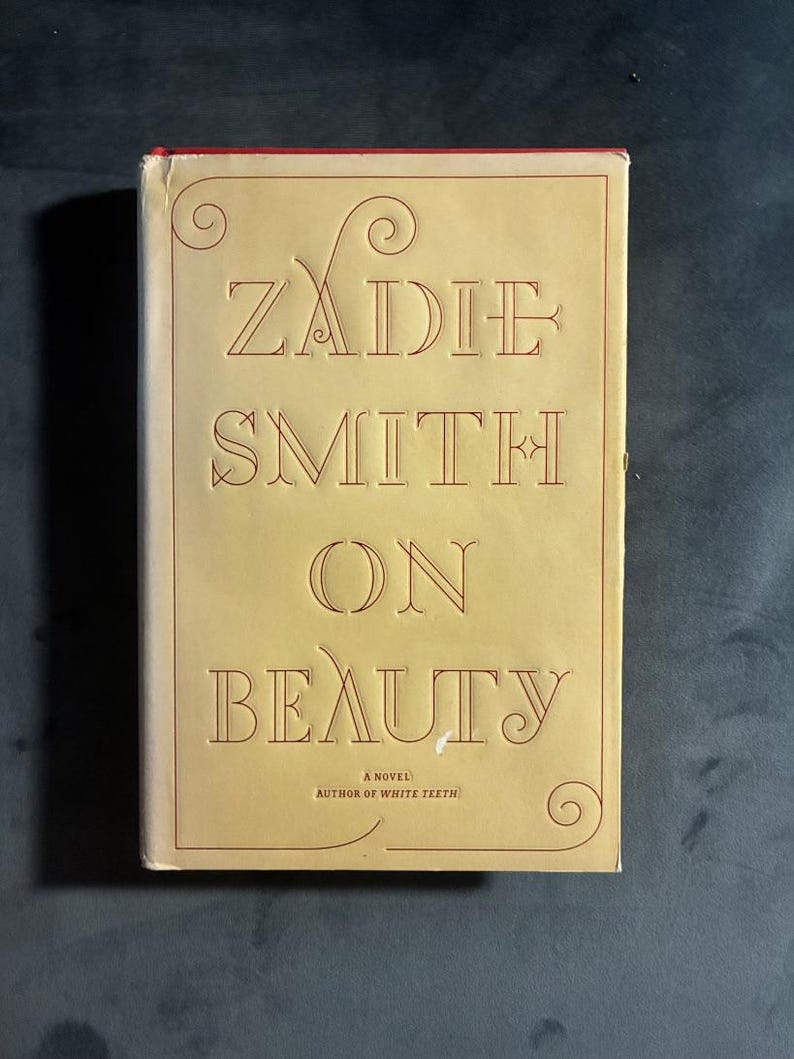 Sobre la belleza, de Zadie Smith. Primera edición, segunda impresión. Tapa dura. Muy buen estado. imagen 1