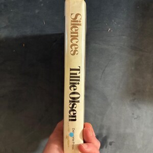 Silences di Tillie Olsen, 1978, Prima edizione, Prima stampa, Quasi perfetto/Ottimo, Copertina rigida immagine 6