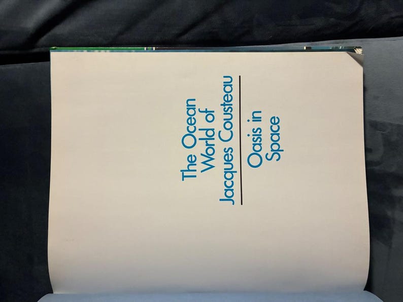 The Ocean World of Jacques Cousteau, Volume 1: Oasis in Space by Jacques Cousteau The Danbury Press Edition Very Good image 3