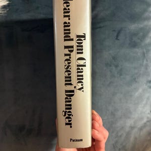 Clear and Present Danger by Tom Clancy 1989 First Edition First Printing Fine/Near Fine image 7