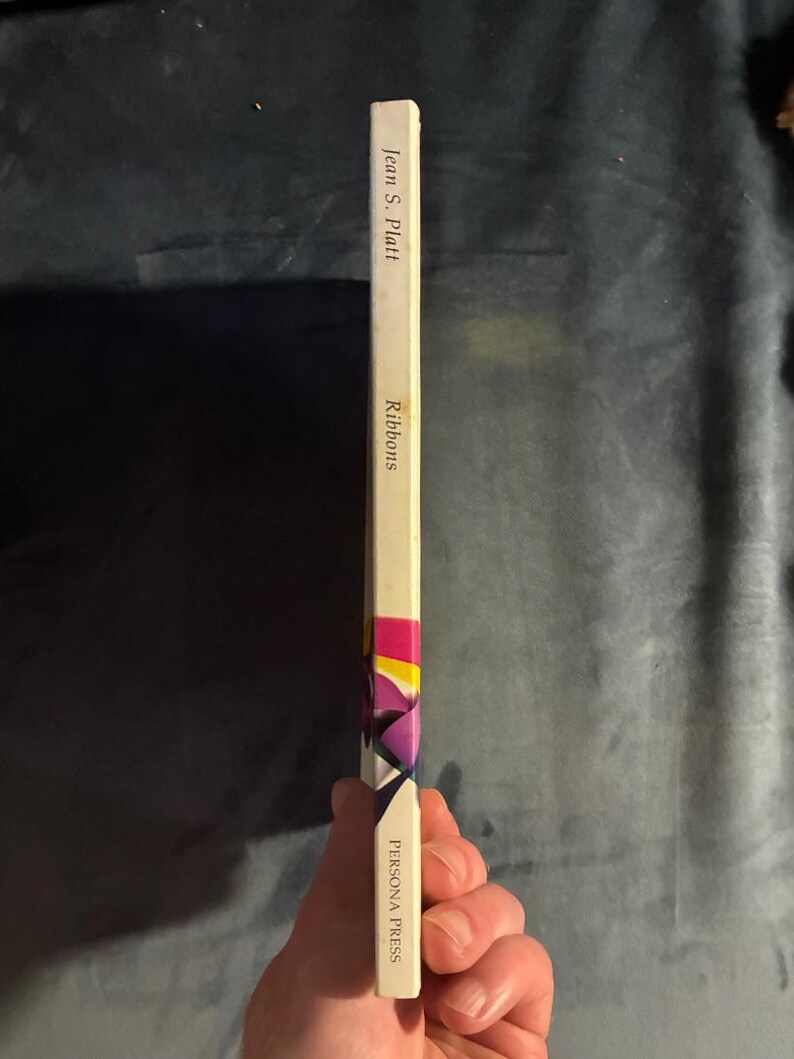 Ribbons de Jean S. Platt. Firmado. 1992. Primera edición. Primera impresión. Tapa blanda. Muy buen estado. imagen 9