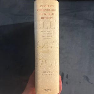 Cassell's Chronology of World History by Hywel Williams (First Edition) image 4