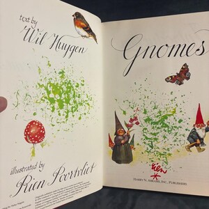 Gnomos de Wil Huygen; ilustrado por Rien Poortvliet 1977 Primera edición Reimpresión Casi perfecto/Casi perfecto imagen 3