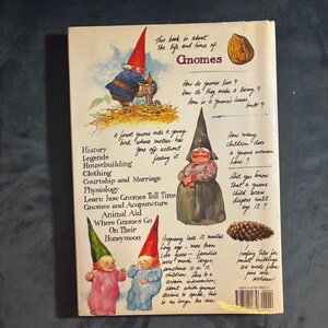 Gnomos de Wil Huygen; ilustrado por Rien Poortvliet 1977 Primera edición Reimpresión Casi perfecto/Casi perfecto imagen 6