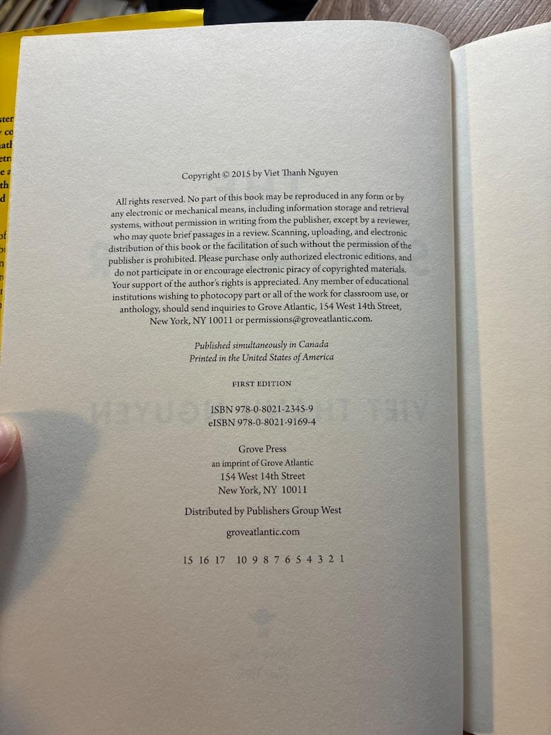 Der Sympathisant von Viet Thanh Nguyen, Erstausgabe, erster Druck, nahezu neuwertig, Hardcover. Bild 2