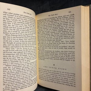 The Decameron of Giovanni Boccaccio by Giovanni Boccaccio (translated by Frances Winwar) 1955 The Modern Library (Random House), New York image 7