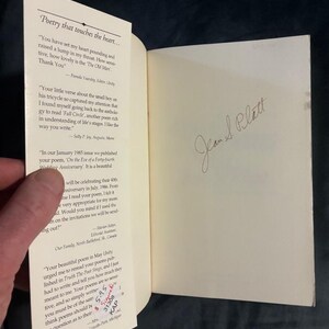 Ribbons de Jean S. Platt. Firmado. 1992. Primera edición. Primera impresión. Tapa blanda. Muy buen estado. imagen 3