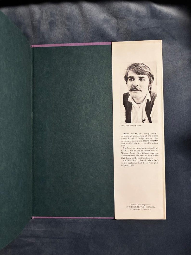City: A Story of Roman Planning and Construction by David Macaulay 1974 First Edition Third Printing Very Good/Very Good image 5
