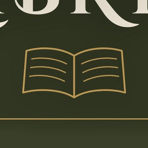 Peut inclure: Un graphique vert olive fonc&eacute; pr&eacute;sentant le contour dor&eacute; d'un livre ouvert avec des lignes horizontales repr&eacute;sentant du texte sur chaque page. Le texte blanc partiel en haut indique "BRI". Une fine ligne dor&eacute;e est sous l'ic&ocirc;ne du livre.