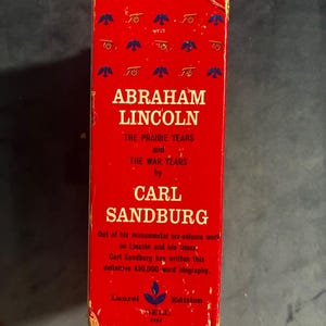 Abraham Lincoln: The Prairie Years and The War Years by Carl Sandburg 1960 Dell Publishing image 11