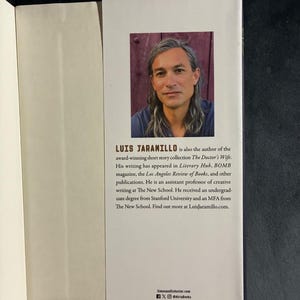 Las brujas de El Paso de Luis Jaramillo. Primera edición, primera impresión. Tapa dura. En excelente estado. imagen 3