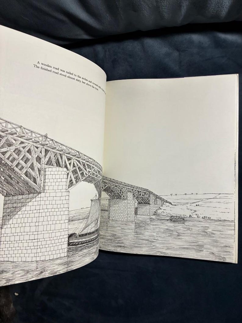 City: A Story of Roman Planning and Construction by David Macaulay 1974 First Edition Third Printing Very Good/Very Good image 4