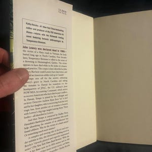 Spider Bones de Kathy Reichs. Primera edición, primera impresión. Excelente estado/Muy buen estado. imagen 4