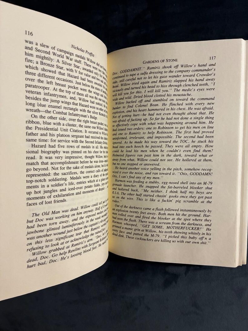 Gardens of Stone van Nicholas Proffitt, 1983, eerste editie, eerste druk. Zo goed als nieuw/zeer goed. afbeelding 4