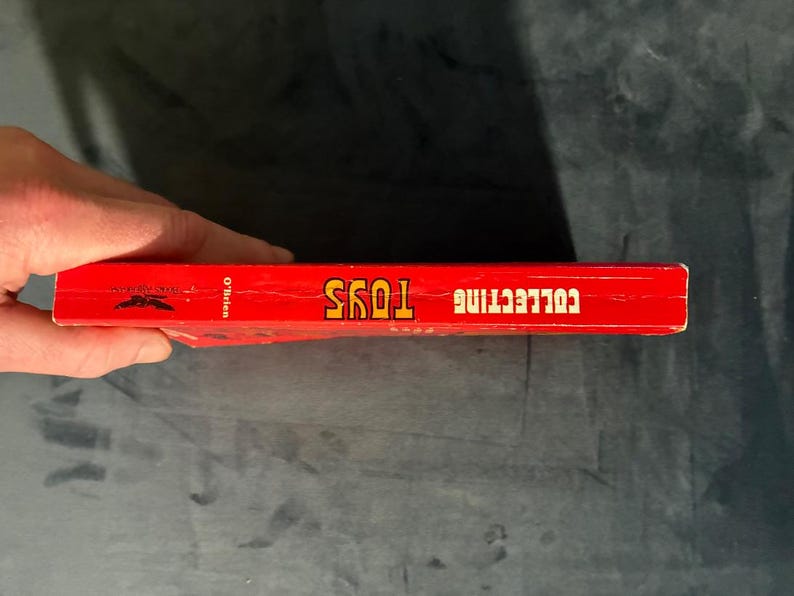 Collecting Toys by Richard O'Brien First Edition Very Good image 5