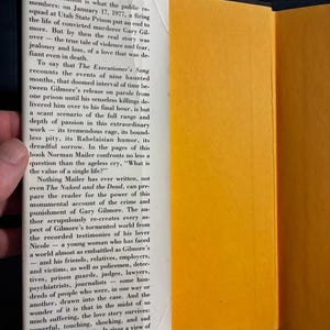 Le Chant du bourreau de Norman Mailer, première édition, premier tirage, état proche du neuf/très bon+, couverture rigide image 4