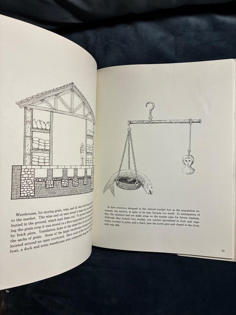 City: A Story of Roman Planning and Construction by David Macaulay 1974 First Edition Third Printing Very Good/Very Good image 3