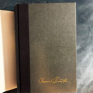 Clear and Present Danger by Tom Clancy 1989 First Edition First Printing Fine/Near Fine image 8