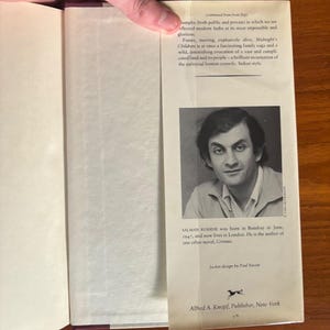 Mitternachtskinder von Salman Rushdie, 1. US-Ausgabe, 1. Druck – Mylar-Hülle mit Sammelkarten Bild 8