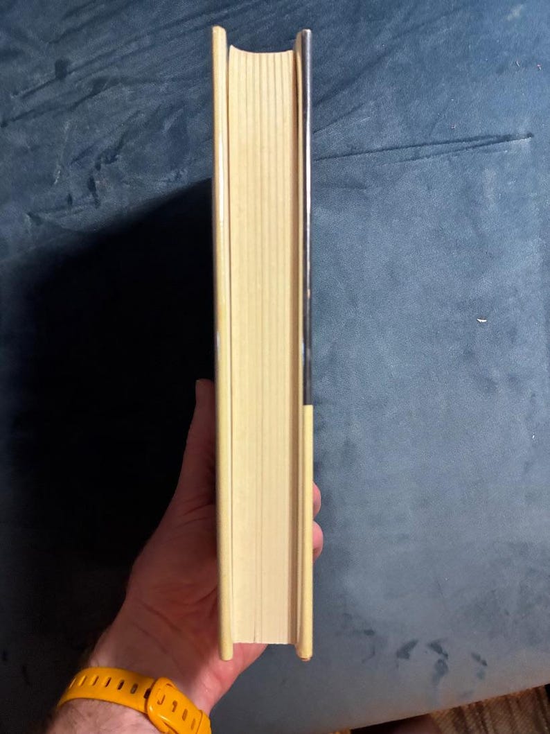 Primera edición firmada: Un buitre es mi amigo, de Margaret Anne Barnes (1981) imagen 7