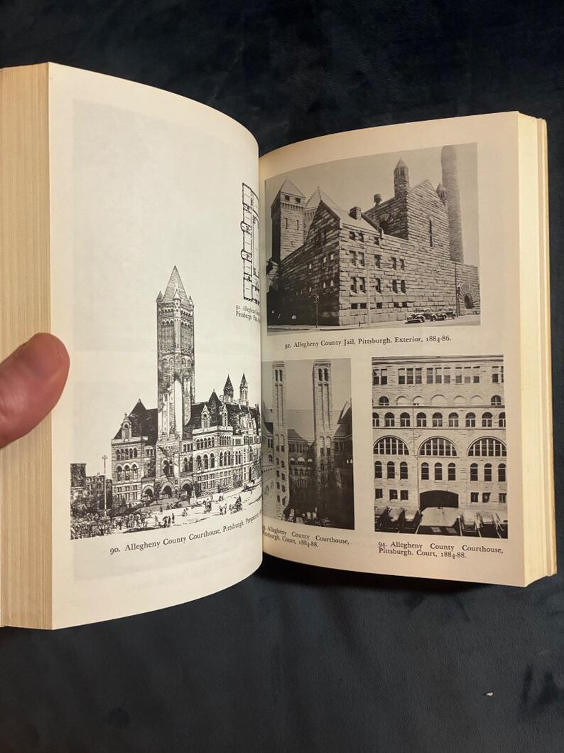 Livre d'architecture de H.H. Richardson : Henry-Russell Hitchcock, édition de 1975 (bon état) image 6