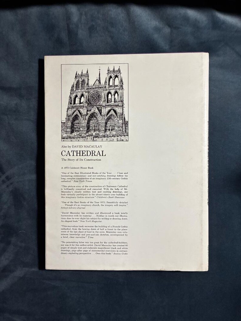 City: A Story of Roman Planning and Construction by David Macaulay 1974 First Edition Third Printing Very Good/Very Good image 6