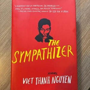 Der Sympathisant von Viet Thanh Nguyen, Erstausgabe, erster Druck, nahezu neuwertig, Hardcover. Bild 1