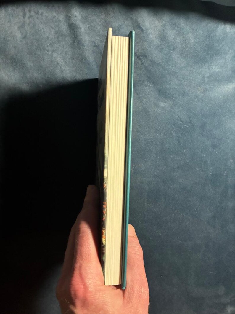 Honour Be Damned by Tom Connery 2000 First Edition First Printing Near Fine/Near Fine image 8