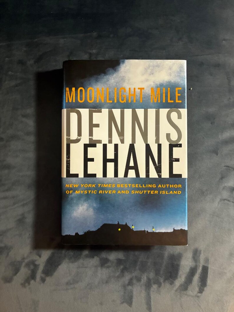 Moonlight Mile autorstwa Dennisa Lehane'a, 2010, pierwsze wydanie, pierwsze wydanie, prawie w dobrym stanie zdjęcie 1