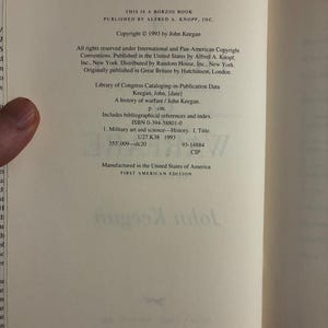 Historia de la guerra, de John Keegan, 1993. Primera edición, primera impresión. Tapa dura. En excelente/casi excelente estado. imagen 3