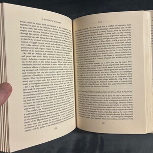 Historia de la guerra, de John Keegan, 1993. Primera edición, primera impresión. Tapa dura. En excelente/casi excelente estado. imagen 8