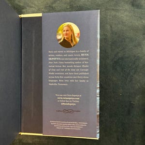 Salt to the Sea by Ruta Sepetys Signed 2016 First Edition First Printing Near Fine/VG+ image 7