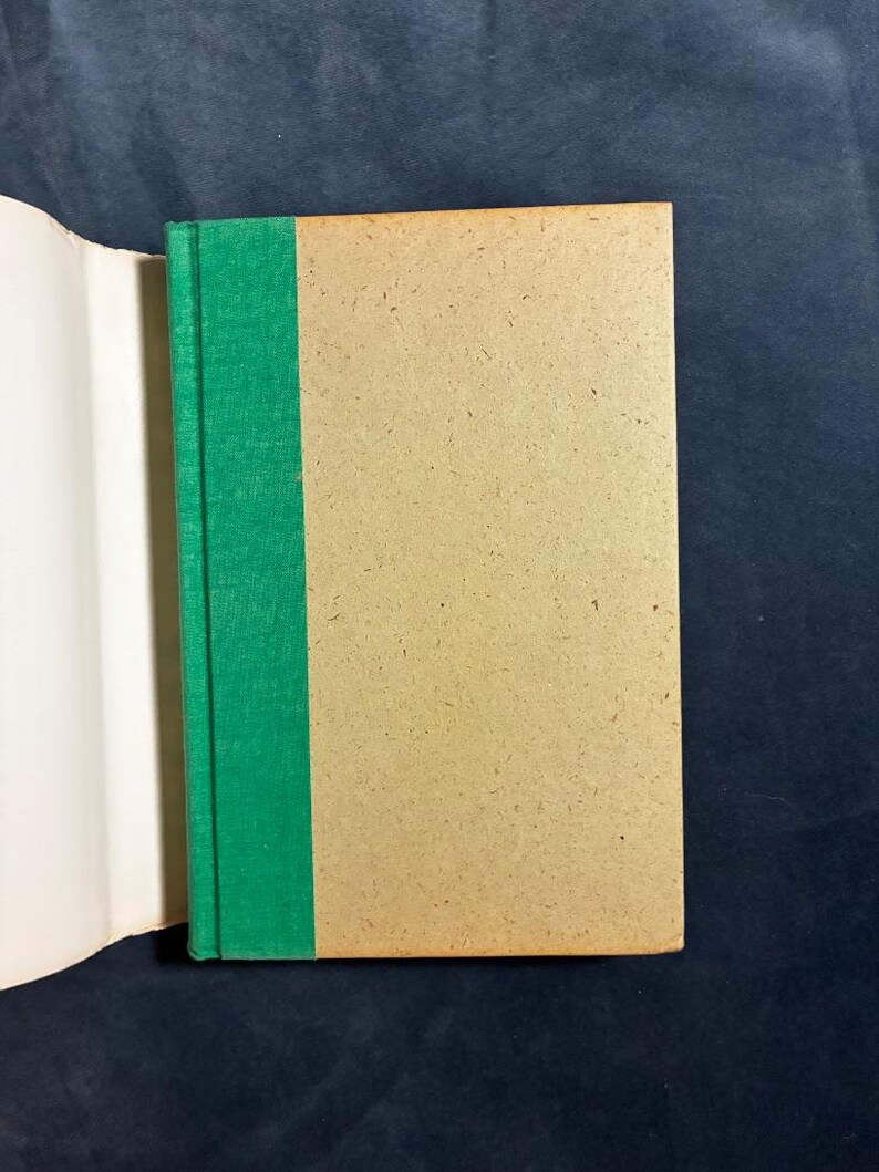 In Guilt and in Glory by David Hanly 1979 First Edition First Printing Near Fine/Very Good Hardcover image 9