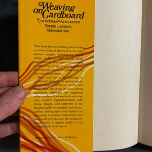 Weaving on Cardboard: Simple Looms to Make and Use (1972 First Edition) image 4